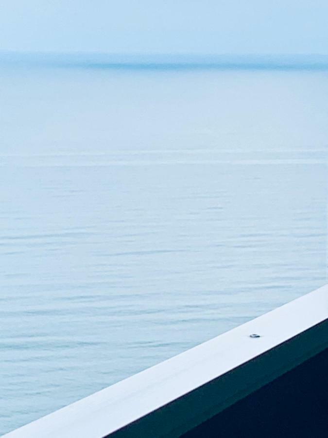 Royal Sea Breeze Apartments Batumi Exterior photo